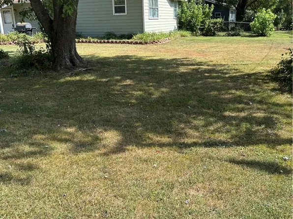 613 W Arkansas St, Gentry, AR 72734