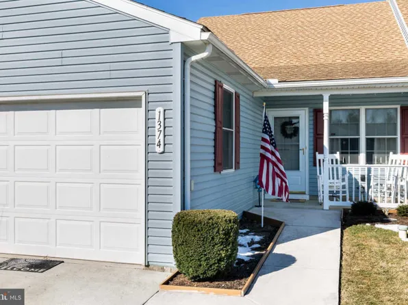 1374 Village Dr, Spring Grove, PA 17362