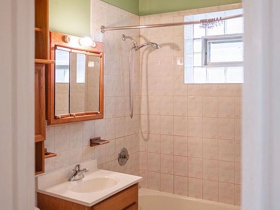 5th image of 4252 N Marmora Ave #1