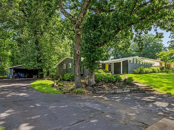 4th image of 5518 Pecan Grove Ln
