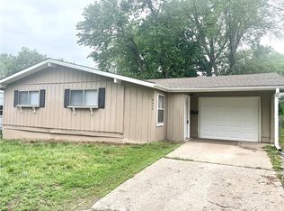8606 E 92nd Pl, Kansas City, MO 64138