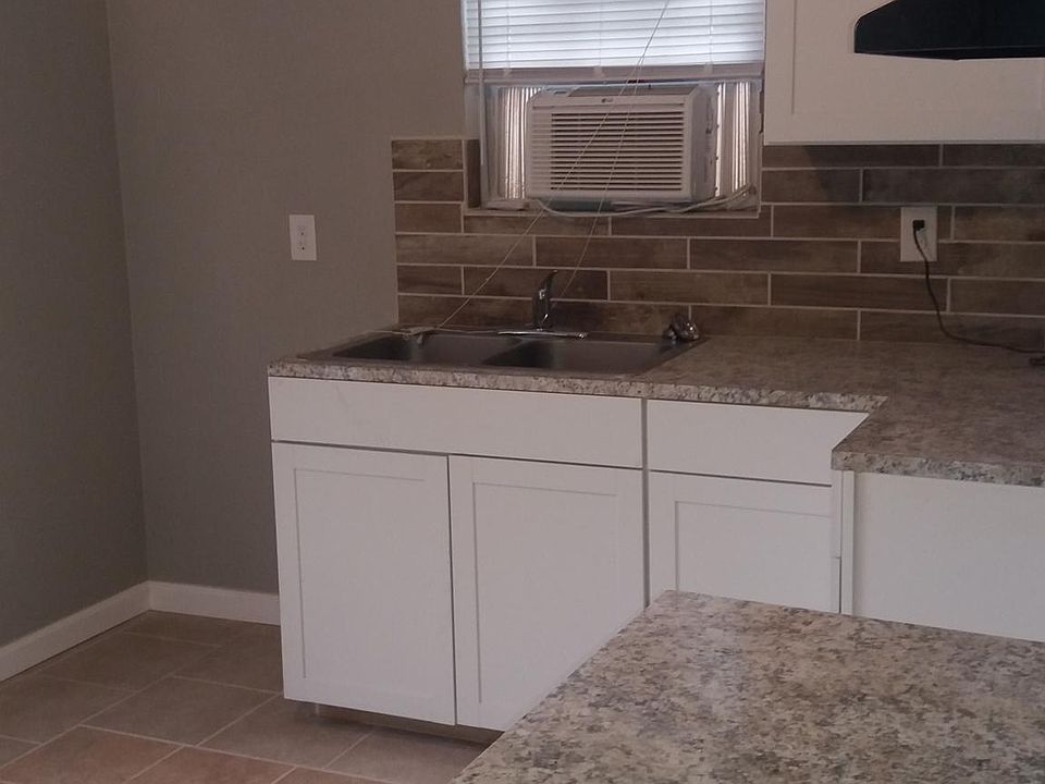 1st image of 1211 N Hancock Ave