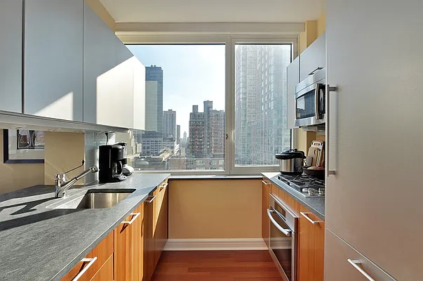 Sold by Corcoran | media 14