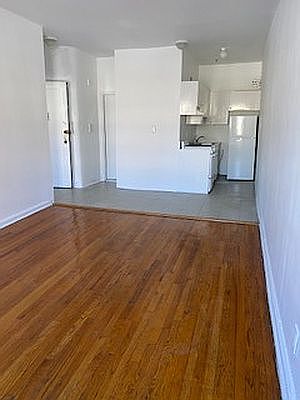 2nd image of 230 E 75th St APT 5B