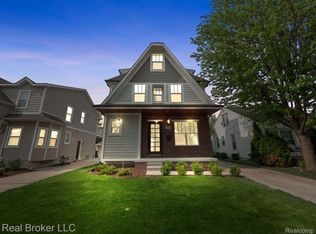 1695 Cole St, Birmingham, MI 48009