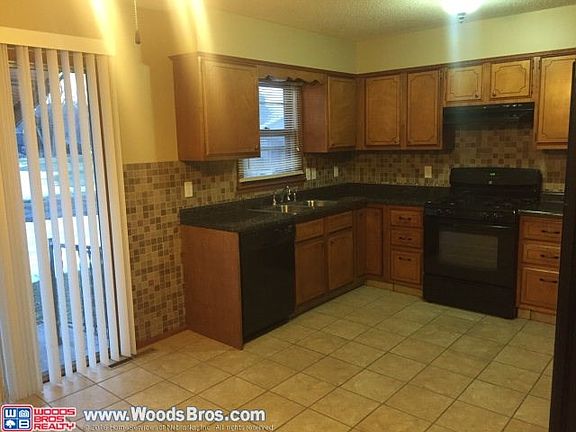 3rd image of 2504 Northwest Ave