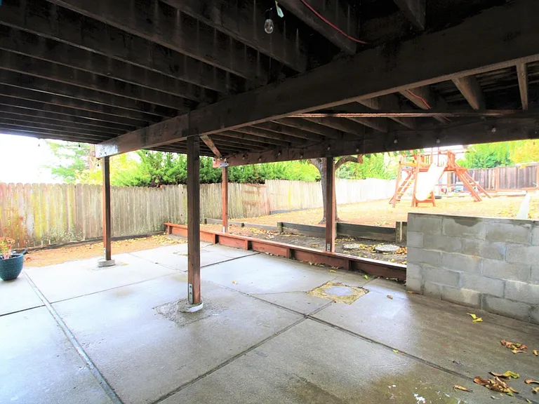 3415 Grasswood Dr — Photo 24