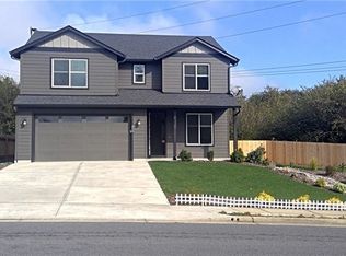 230 Shoreview Dr, Kelso, WA 98626
