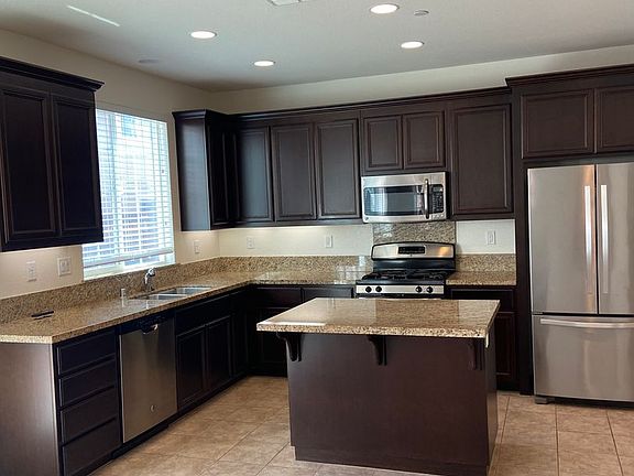 3rd image of 280 Barnhill Dr