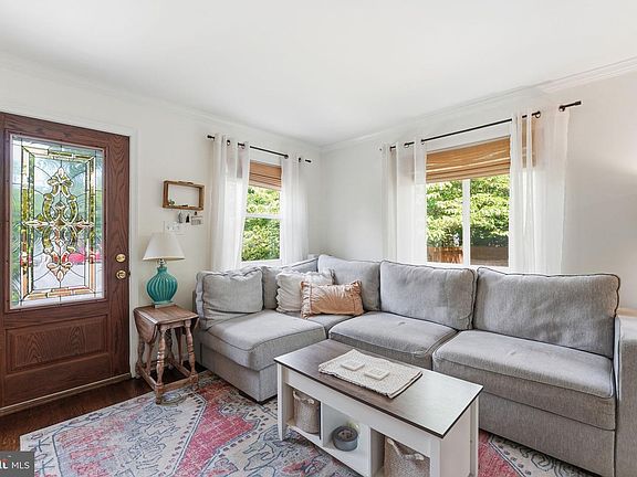 2nd image of 26 Underwood Pl