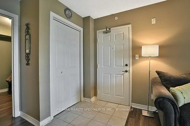 Building Photo - 2035 Appleby Line #308