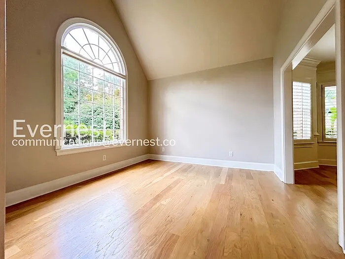 4706 Woodlawn Ct NE — Photo 30