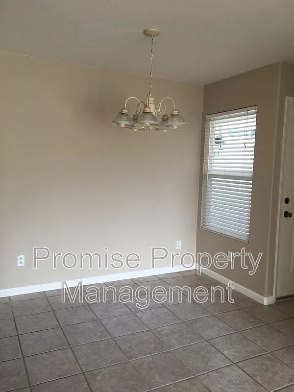 3 bed, 2.0 bath, 1199 sqft, $3,495 — Photo 4
