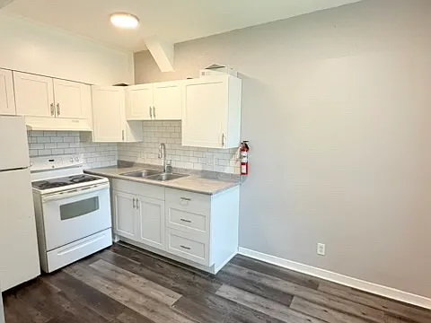 506 Aylmer Ave #1 — Photo 5
