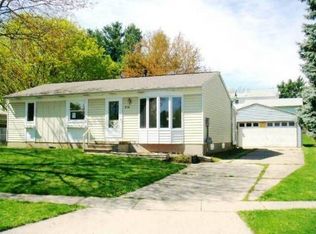 828 Walnut St, Charlotte, MI 48813