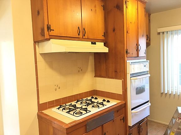 4th image of 1113 E Acacia Ave APT 1