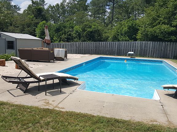 3rd image of 3219 Yellow Pine Dr