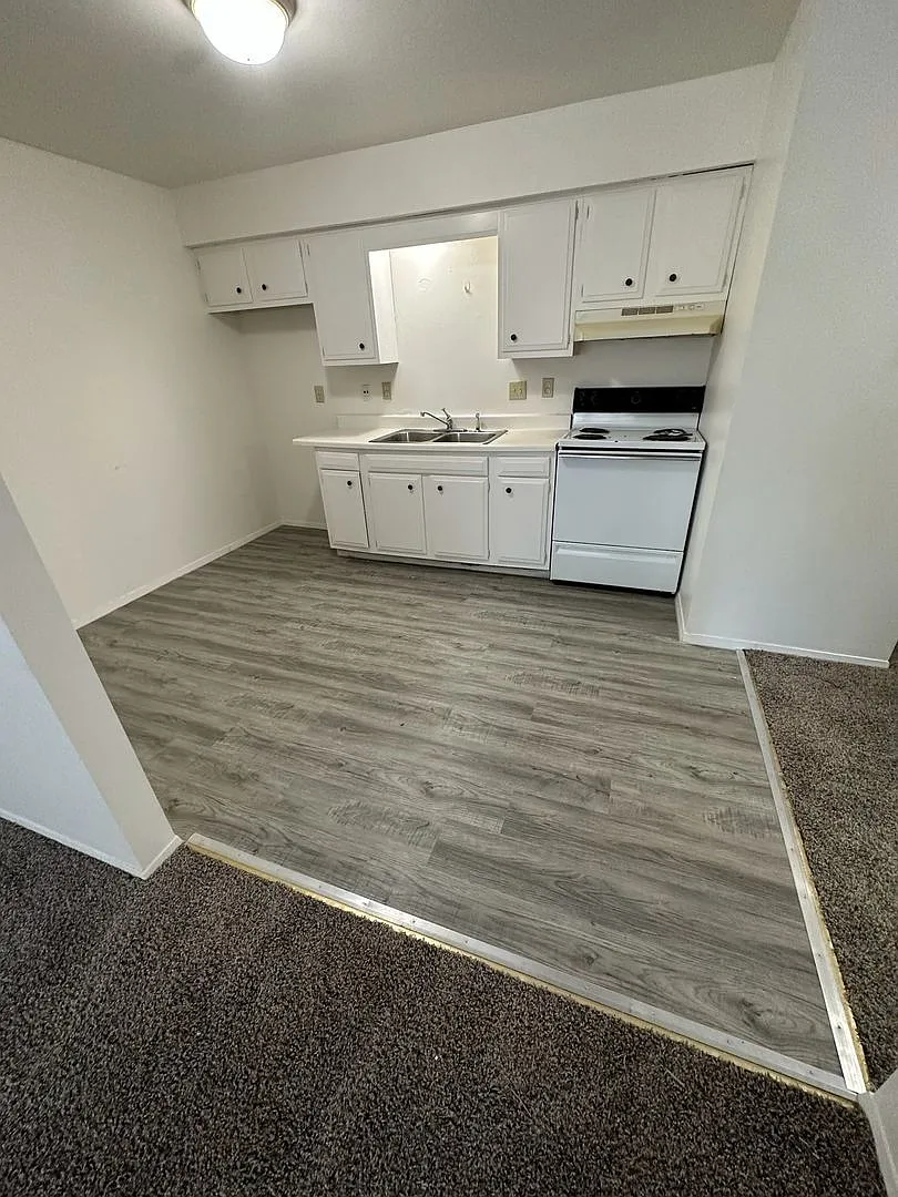 Willow Terrace — Photo 3