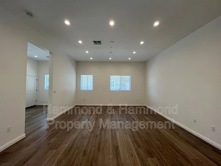 12680 Bradley Ave #9 — Photo 14