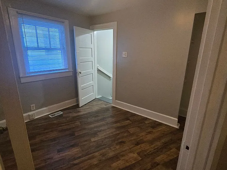 35 N Bradley Ave — Photo 9
