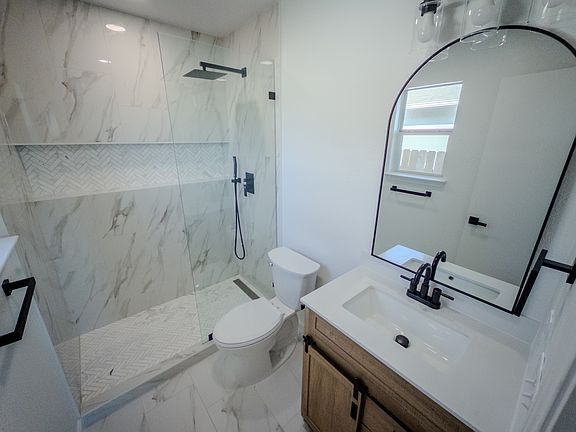 Primary Suite Full Bathroom