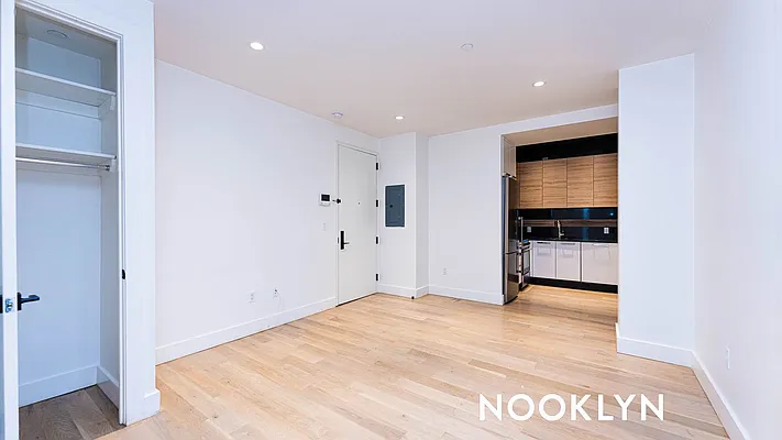 Rented by Nooklyn NYC LLC | media 40
