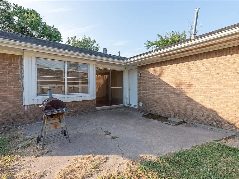 2317 Carter Creek Pkwy — Photo 20