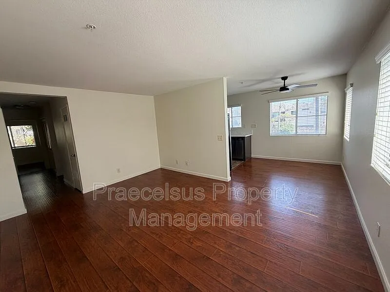 1070 Georgia St — Photo 4