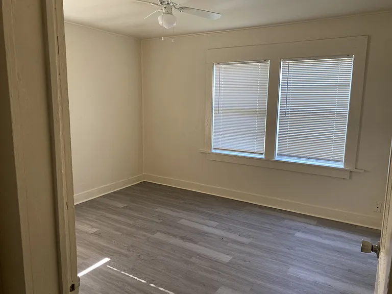 204 Longview Dr — Photo 5