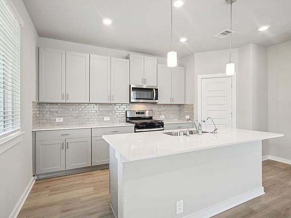 The Winston floorplan in Kemah Crossing of Kemah, TX.
