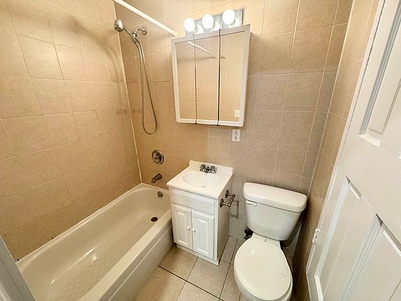 5th image of 421 W 56th St #4T