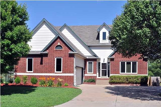 1st image of 110 N Dogwood Ct