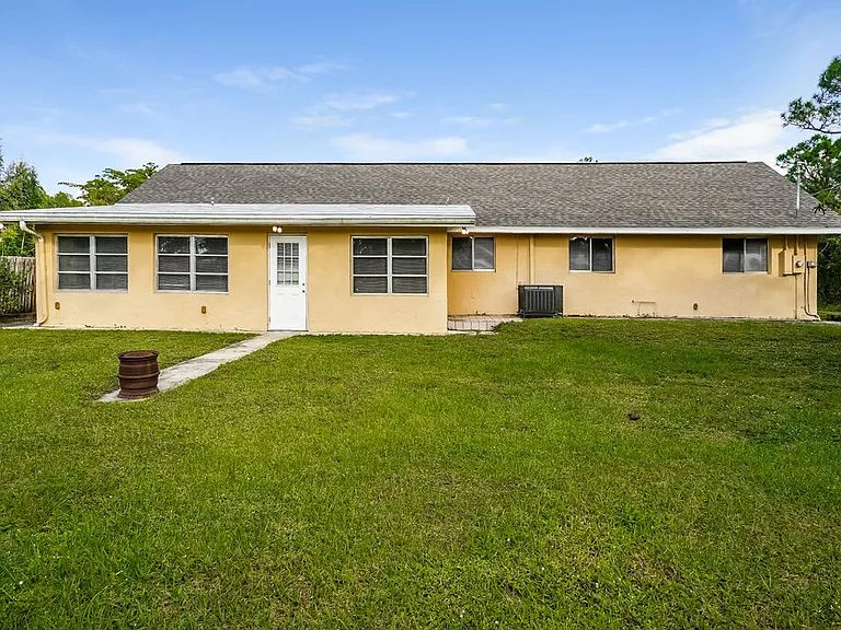 1119 Clayton Ave — Photo 16
