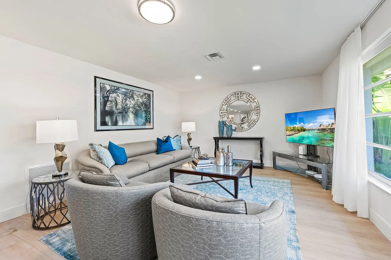 3 bed, 2.0 bath, 1969 sqft, $14,467 — Photo 3