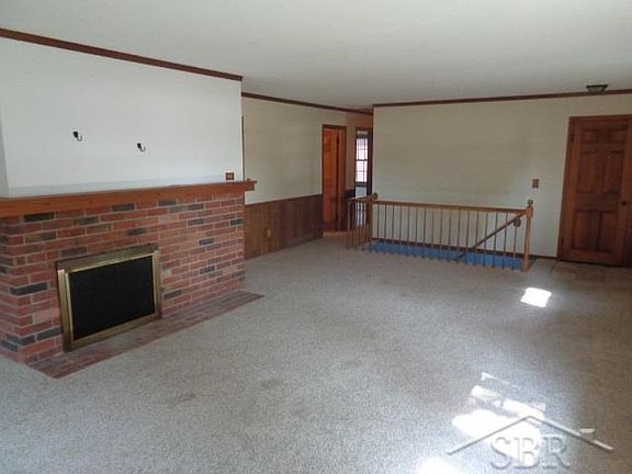 3rd image of 2223 Trenton St