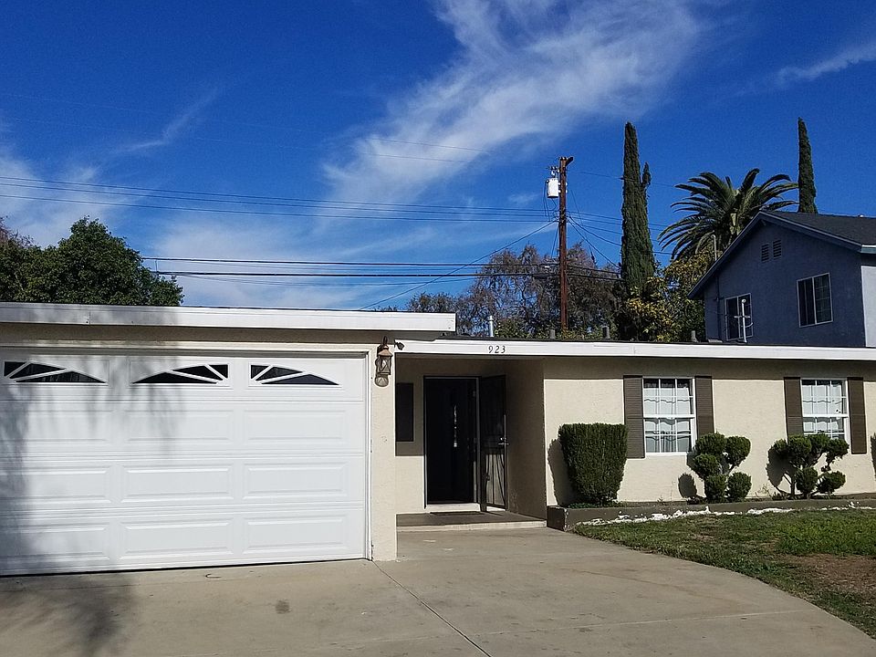 1st image of 923 Hallwood Ave