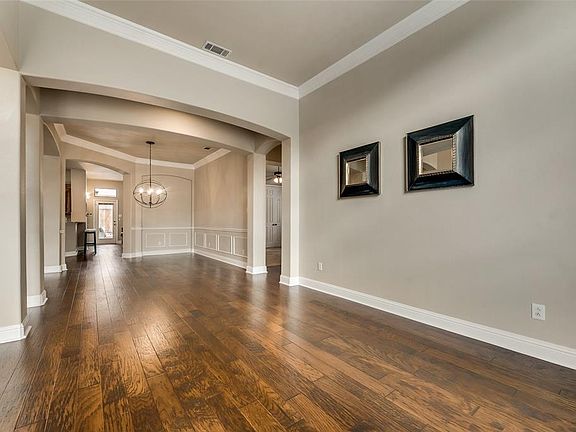 4th image of 3401 Bear Creek Dr