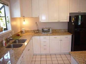 5th image of 1302 Woodlawn Blvd #3