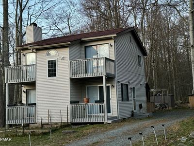 1053 Country Place Dr, Tobyhanna, PA, 18466