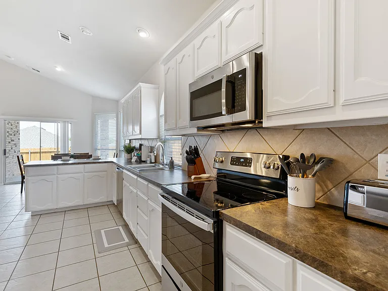 4037 Martinsburg Dr — Photo 11