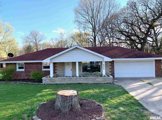 505 Sherwood Park Rd, Washington, IL 61571