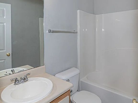 5th image of 2215 17th Ave APT 5