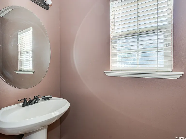 2409 W Adelaide Dr — Photo 14