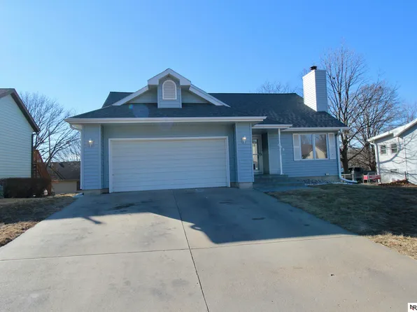 875 Saint Johns Ct, Crete, NE 68333