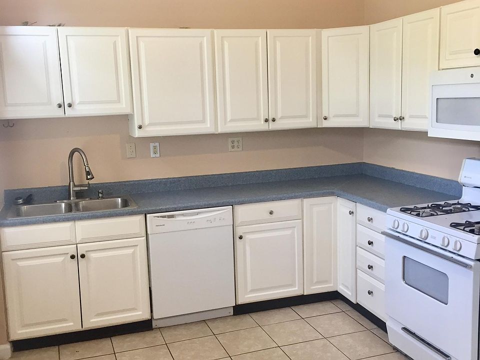 1st image of 3117 Magnolia Ave Floor 1