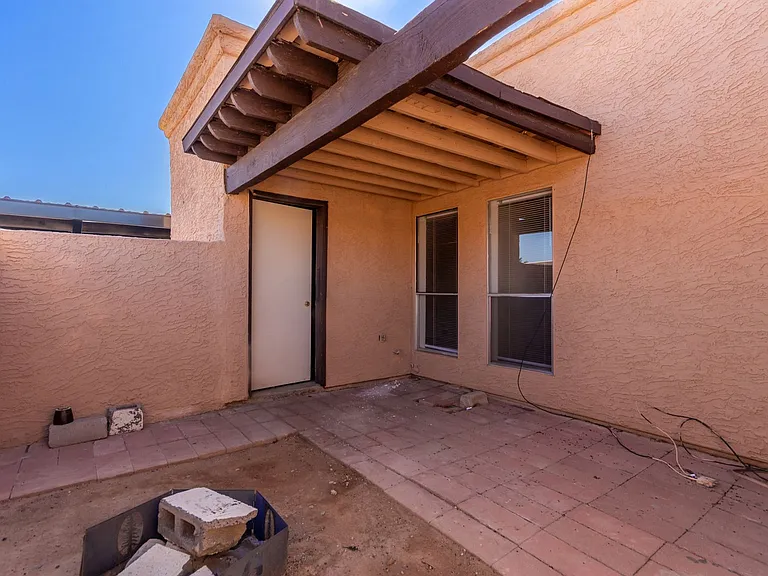 615 N Arrowhead Dr — Photo 26