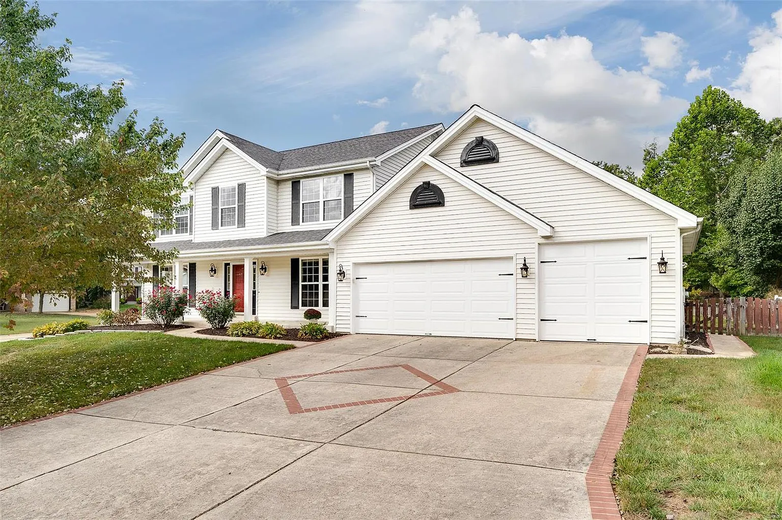 220 Black Oak Dr photo 1