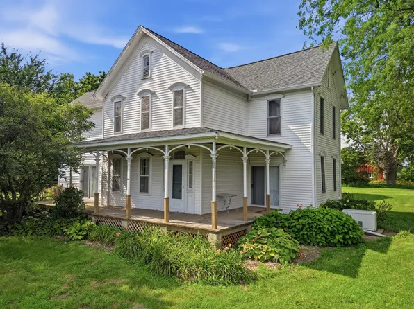 24654 Hazel Rd, Sterling, IL 61081