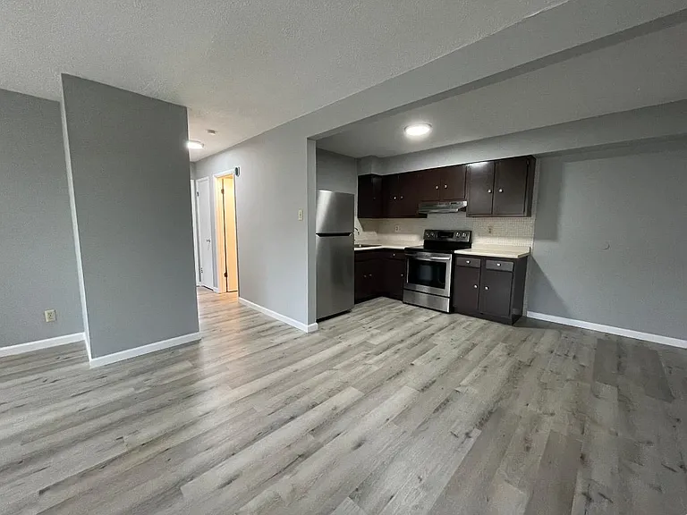 3725 Morganford Rd — Photo 1