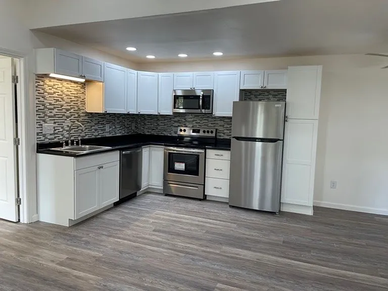 University Park Apartments near Cornell University — Photo 206